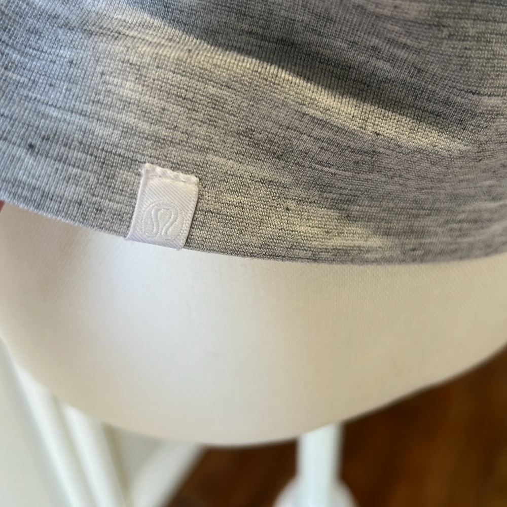 Lululemon Zip Up Hoodie Size 4 - Picture 4 of 5
